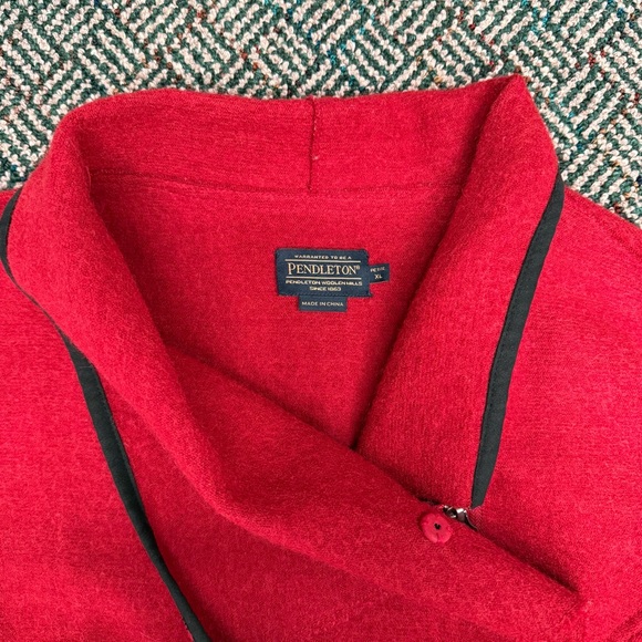 Beautiful Pendleton Vest - Picture 4 of 6